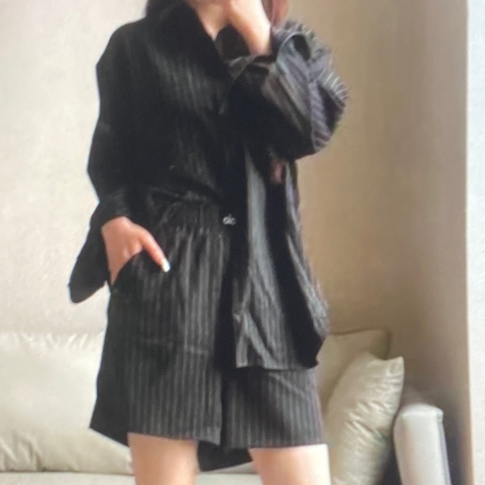 ALO Yoga Black Pinstripe Satin Button-Up Top - Picture 6 of 7